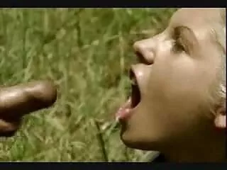 Amatoriale teen babe scopa il suo culo con un porno bella donna dildo rosa
