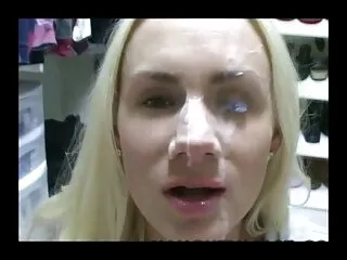 Lesbica coppia avere sesso con il figlia ragazza bellissima porno di uno di loro