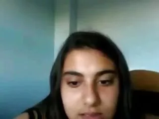 La mia ragazza porno belle gnocche non sa che la sto registrando con una macchina fotografica che ho nascosto nella mia stanza quando stiamo prendendo